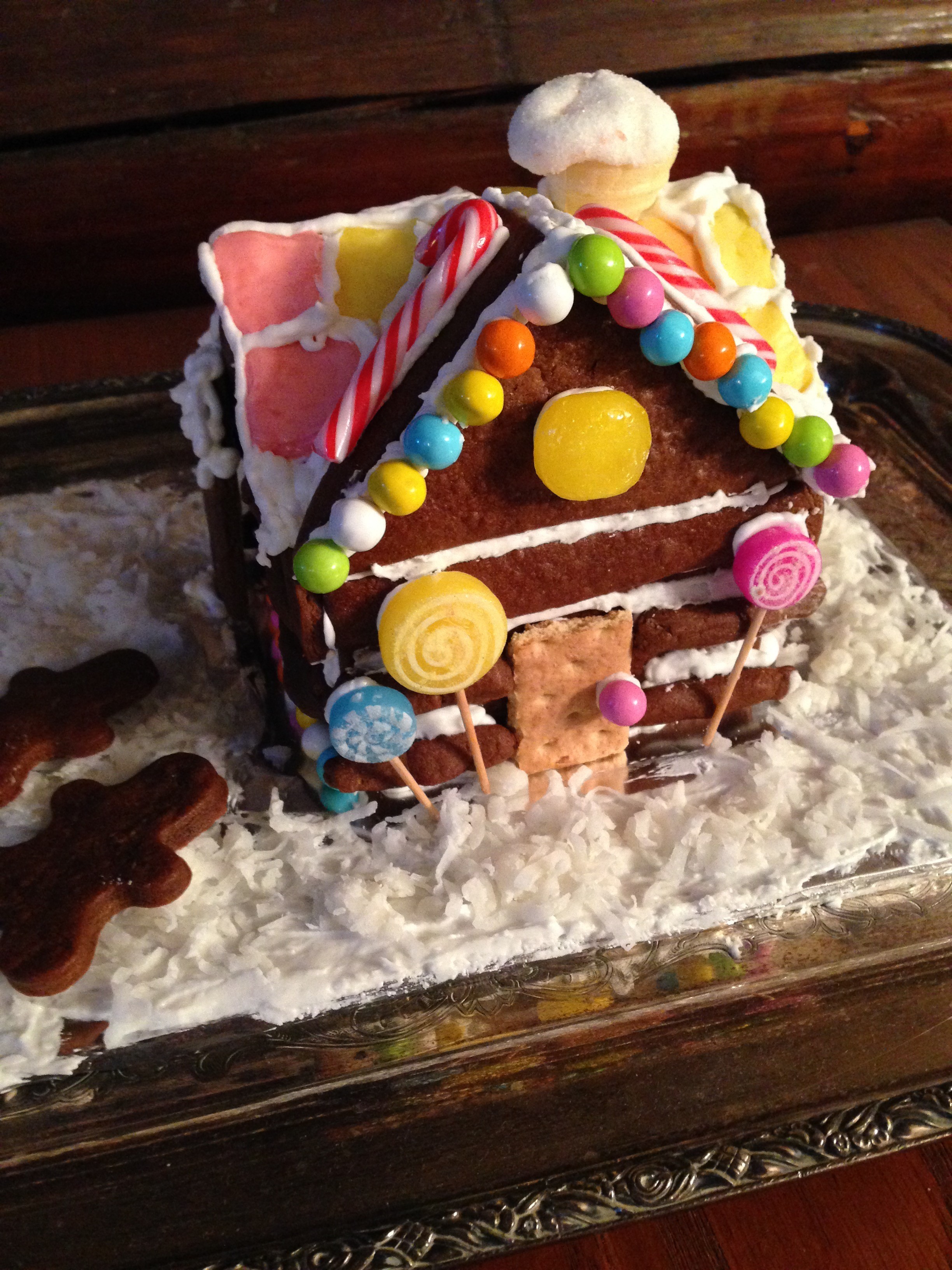 gingerbread-log-cabin-white-elephant-creations
